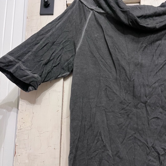 Dark Gray Short Sleeve Top Lou & Grey - Picture 2 of 4
